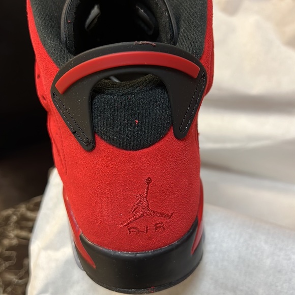 Jordan six Touro worn once 6 1/2 youth - Picture 4 of 10